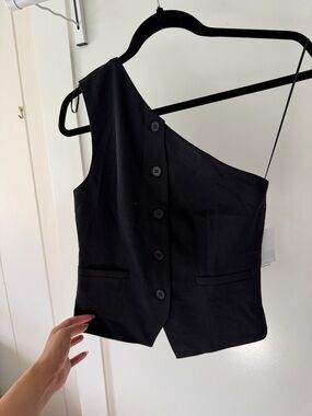 NWT Black One-Shoulder Button-Front Vest
